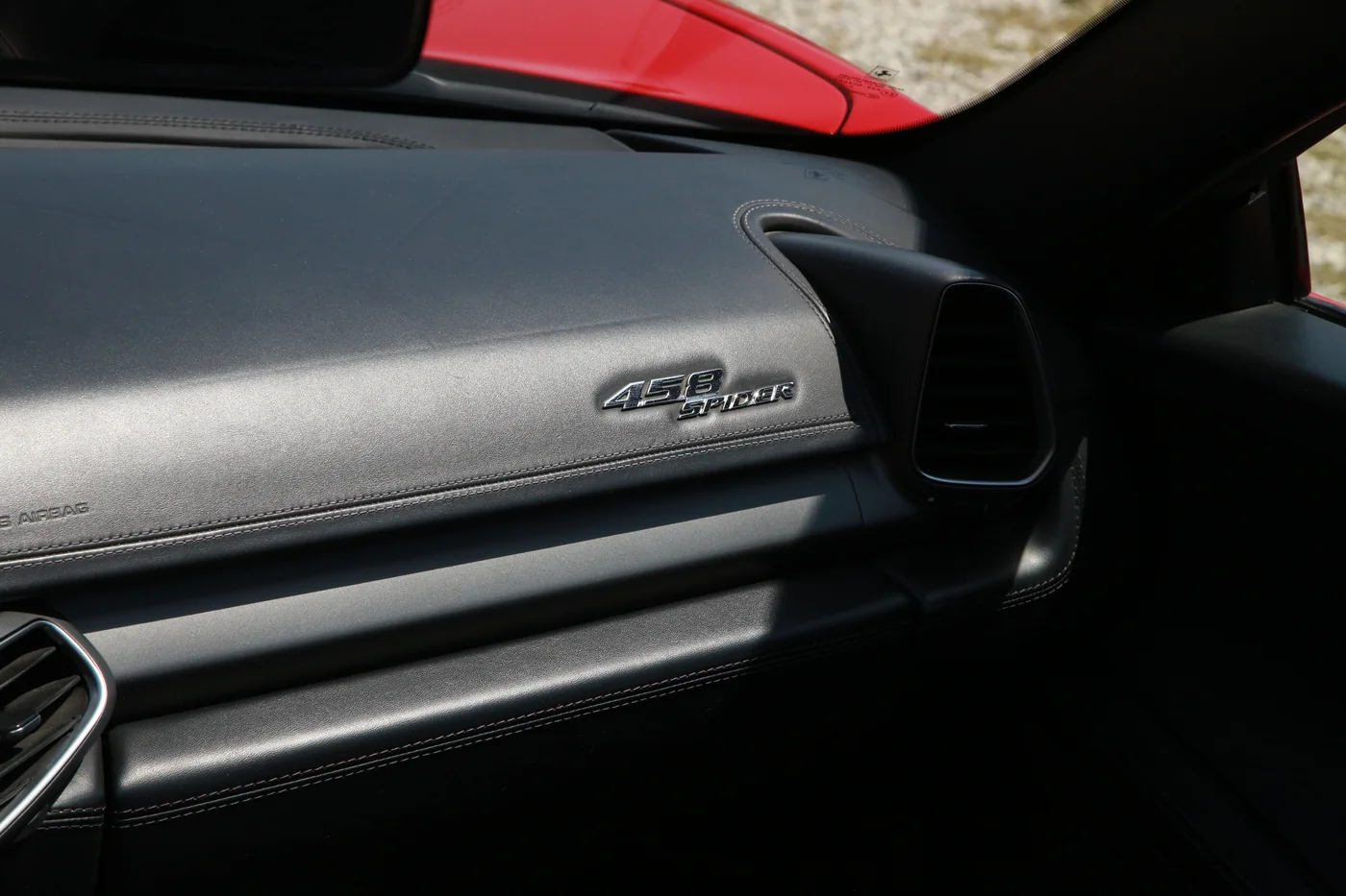 Ferrari 458 Spider — Ferrari badge