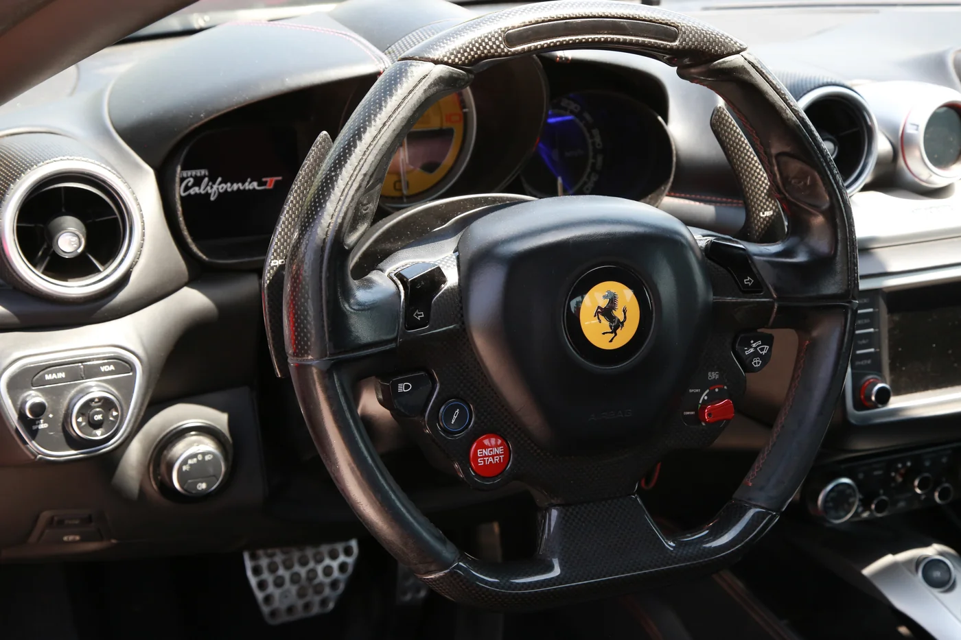 Ferrari California Turbo HS — abitacolo