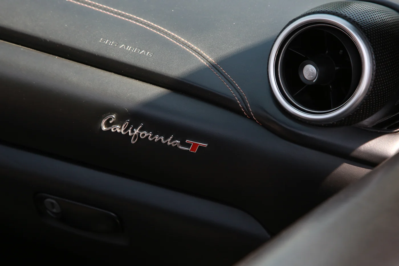 Ferrari California Turbo HS — logo Ferrari
