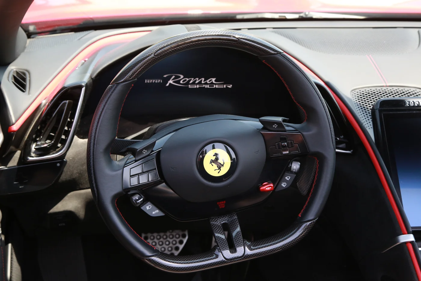 Ferrari Roma Spider — cockpit