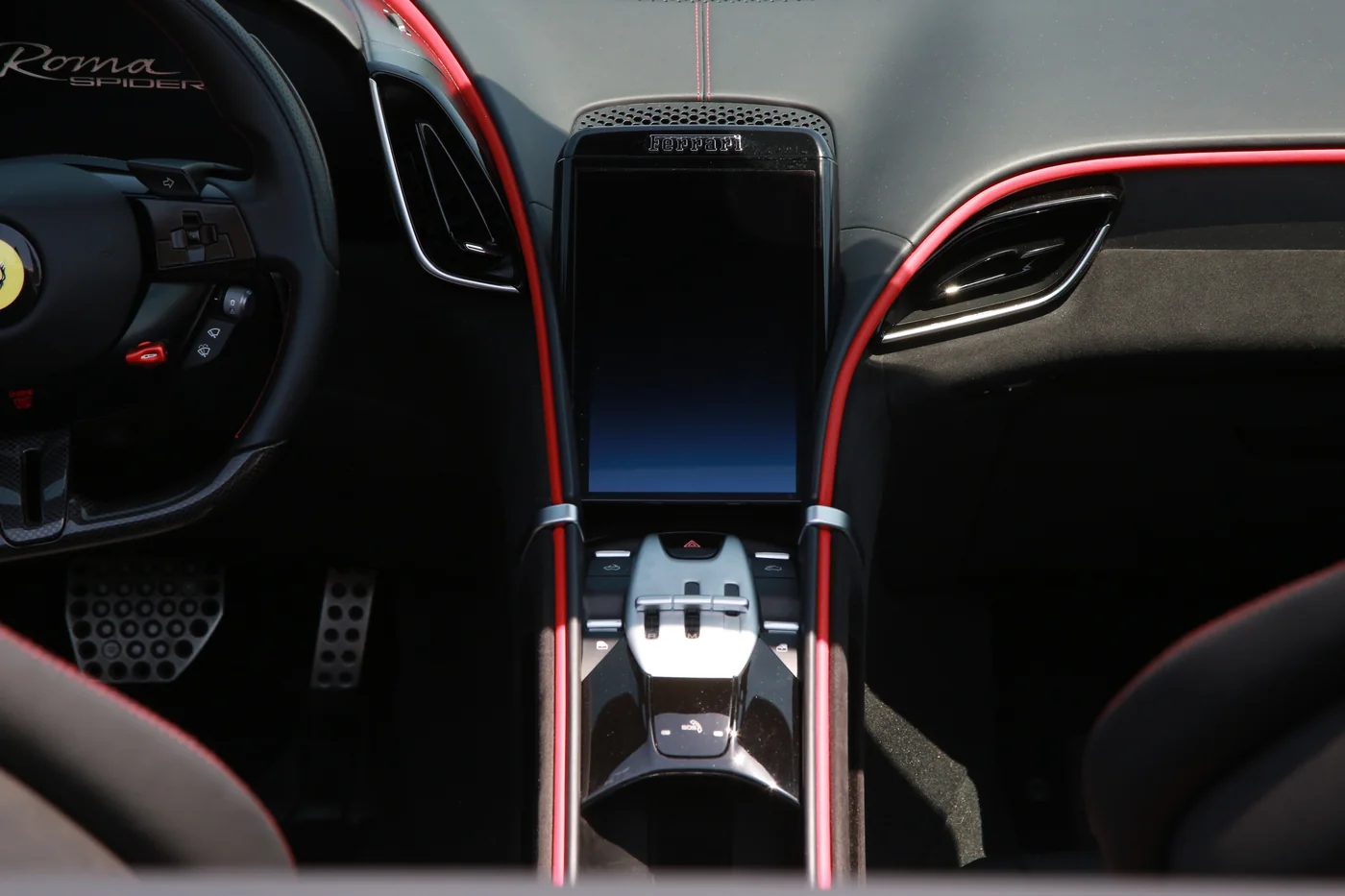 Ferrari Roma Spider — in the tunnel